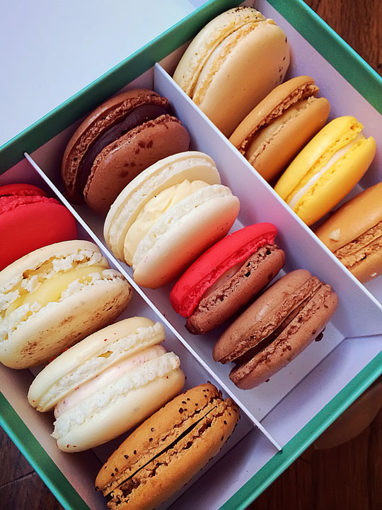 French Macarons Fortnum & Mason. Tips for Planning a London Vacation. www.kevinandamanda.com. #travel #london #england