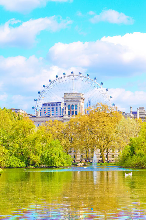 St. James Park, London. Tips for Planning a London Vacation. www.kevinandamanda.com. #travel #london #england