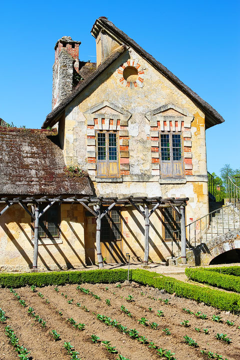 You can't go to Paris without seeing Versailles. Tips for planning a Paris Vacation. www.kevinandamanda.com #paris #travel #france #Versailles