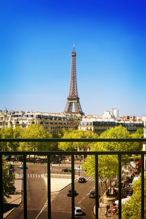 Where to Stay in Paris near the Eiffel Tower. Paris Hotel Recommendations + Travel Tips. #paris #travel #france #parishotels