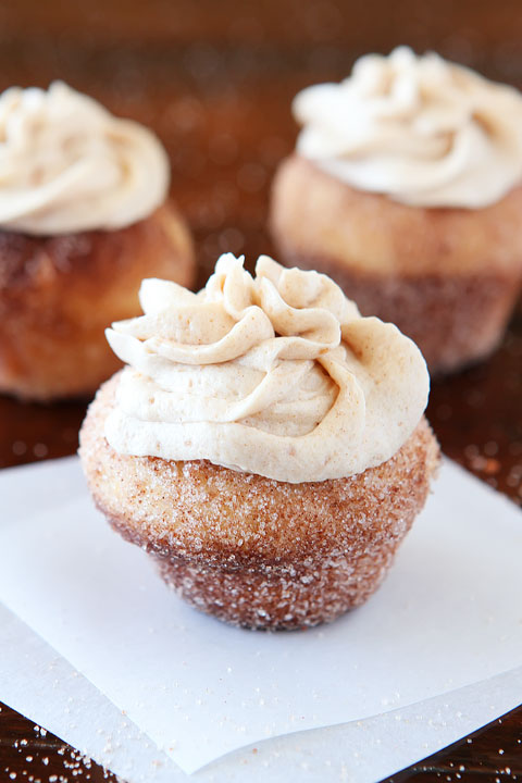 Brown Butter Snickerdoodle Doughnut Muffins with Brown Butter Buttercream Frosting #recipe #doughnut #food