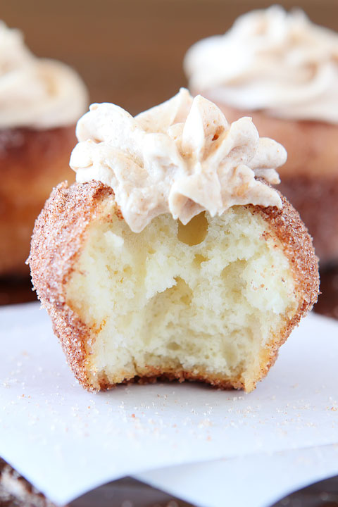 Brown Butter Snickerdoodle Doughnut Muffins with Brown Butter Buttercream Frosting #recipe #doughnut #food