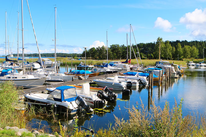 A walk through the Swedish countryside in Spiken, Sweden. #travel #sweden #photography www.kevinandamanda.com