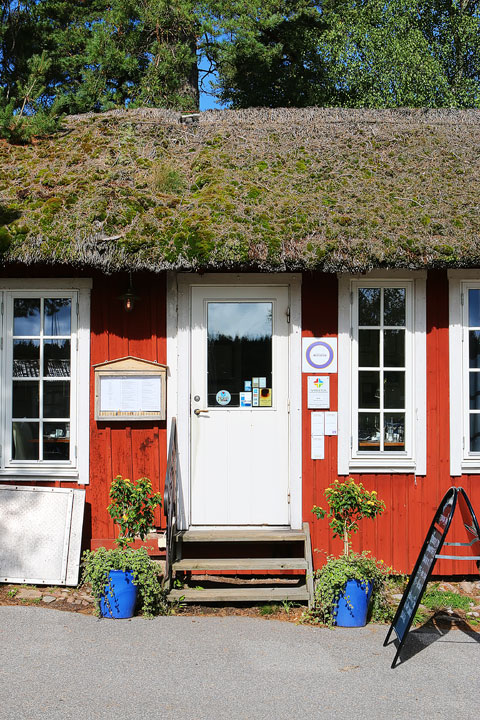 A walk through the Swedish countryside in Spiken, Sweden. #travel #sweden #photography www.kevinandamanda.com