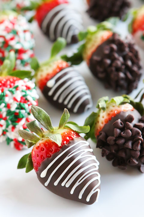 Christmas Chocolate Covered Strawberries!