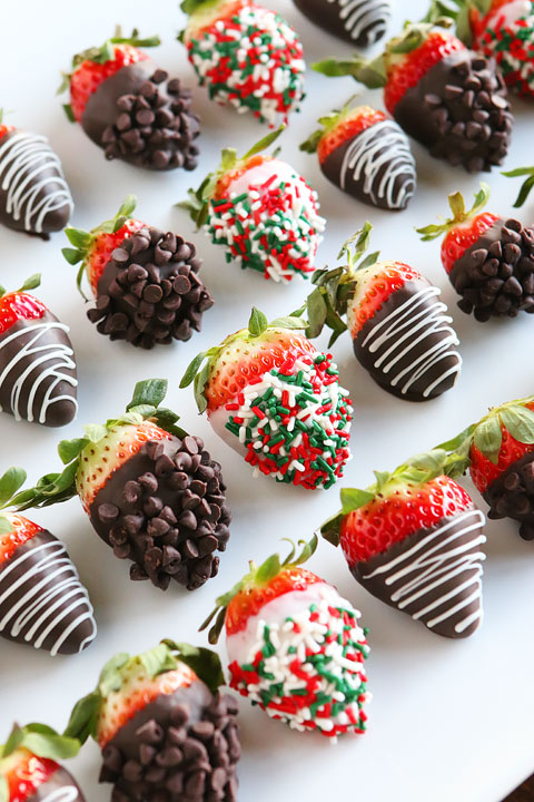 Christmas Chocolate Covered Strawberries!