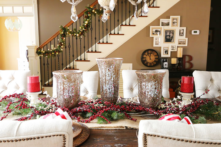 Dying over this gorgeous southern home decorated for the holidays!! So many great ideas and inspiration for Christmas entertaining. 