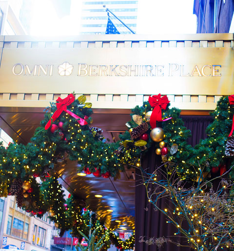 Plan the Ultimate Weekend in NYC at Christmas. A checklist to help you see and do everything in NYC in one weekend for the perfect NYC Christmas experience. 