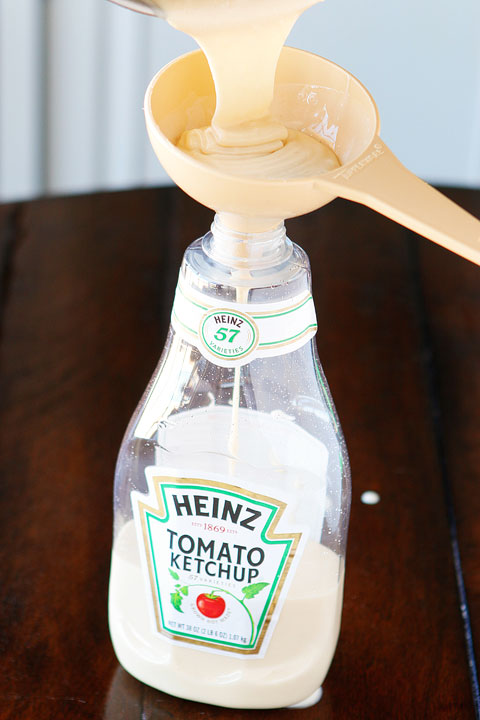 OMG these are Funnel Cake FRIES with Marshmallow Fluff Dip!! So fun!! Super easy method, what a great idea!