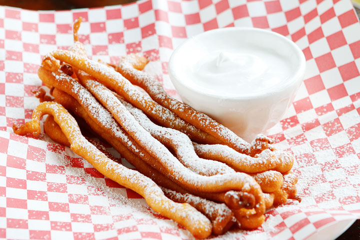 OMG these are Funnel Cake FRIES with Marshmallow Fluff Dip!! So fun!! Super easy method, what a great idea!