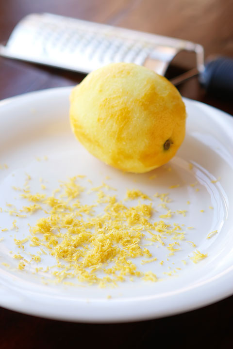 Love crispy garlic chicken and buttery lemon noodles? You will love this creamy Lemon Chicken Pasta Recipe!