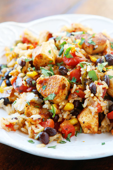 Southwestern Fiesta Chicken. Better than anything you'll get at a restaurant! Seriously who would not want to eat this?? It's like a fiesta on a plate!!