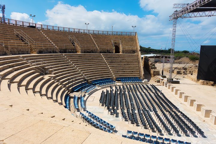 A list of the MUST-SEE most famous historical sites in Israel, including: Caesarea, where King Herod lived in Biblical times, The Hanging Gardens at Haifa, The Sea of Galilee (where Jesus walked on water) and Masada.