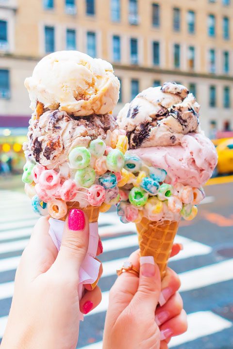 10 Fun Things You HAVE to Eat in NYC!!!