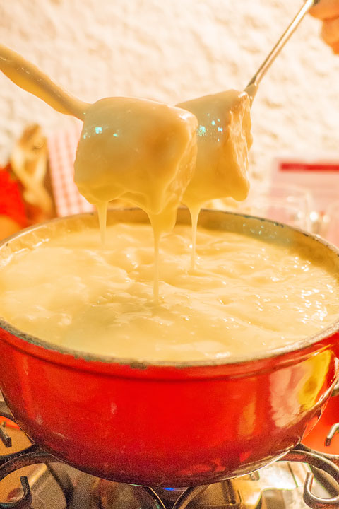 The ultimate guide to fondue, chocolate, restaurants, and cafes in Geneva, Switzerland!