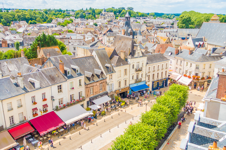 Exploring beautiful Castles of the Loire Valley in France, the perfect day trip from Paris with a Blue Fox Travel Small Group Tour!