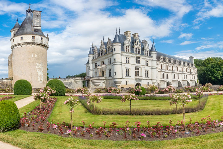 Exploring beautiful Castles of the Loire Valley in France, the perfect day trip from Paris with a Blue Fox Travel Small Group Tour!