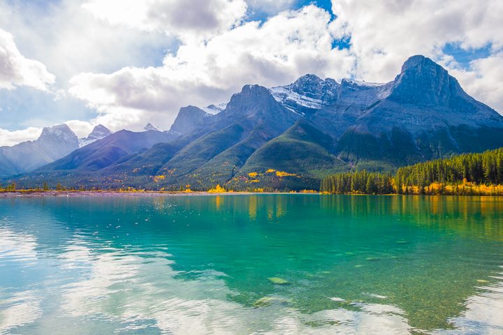 All the lakes you HAVE to see in Banff National Park near Lake Louise!