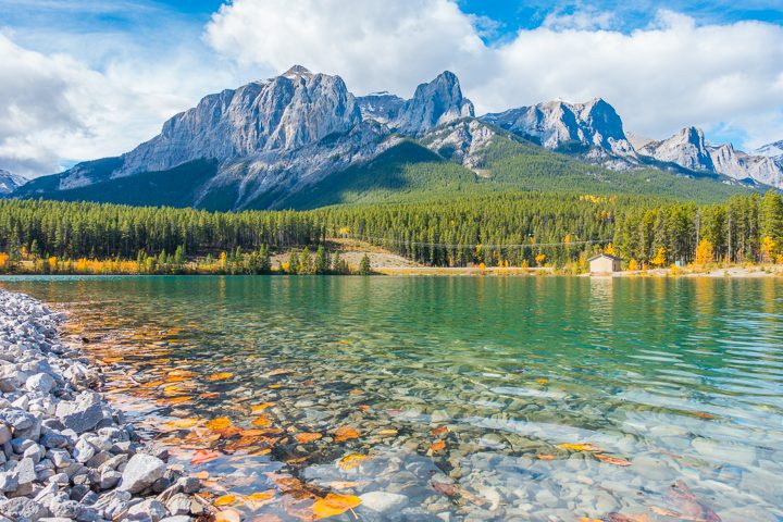 All the lakes you HAVE to see in Banff National Park near Lake Louise!