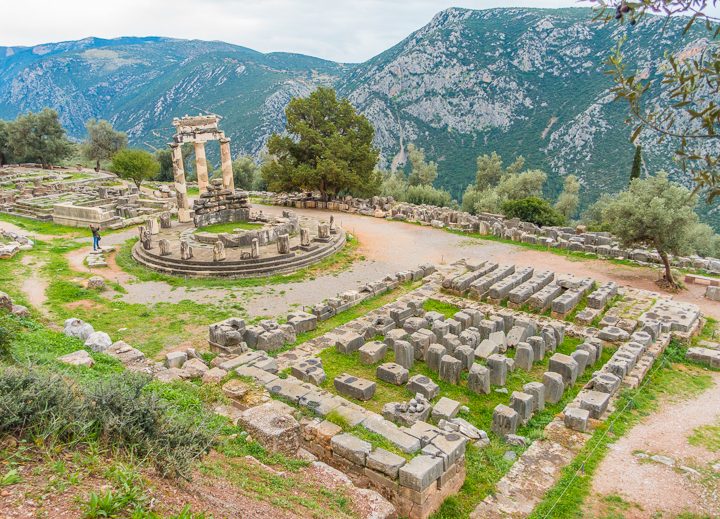 The Ultimate 1-Week in Greece Itinerary!! Athens, Corinth, Delphi, Olympia, Meteora