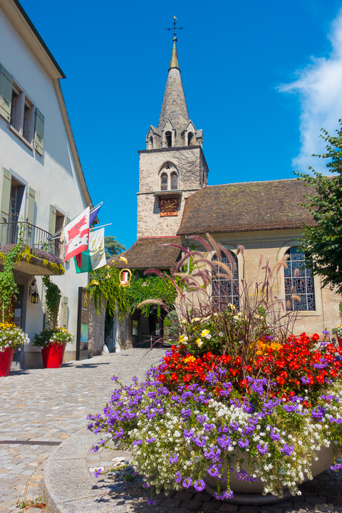 Five Things To Do in Montreux, Switzerland. Why this beautiful lakeside town should DEFINITELY be on your bucket list!!!