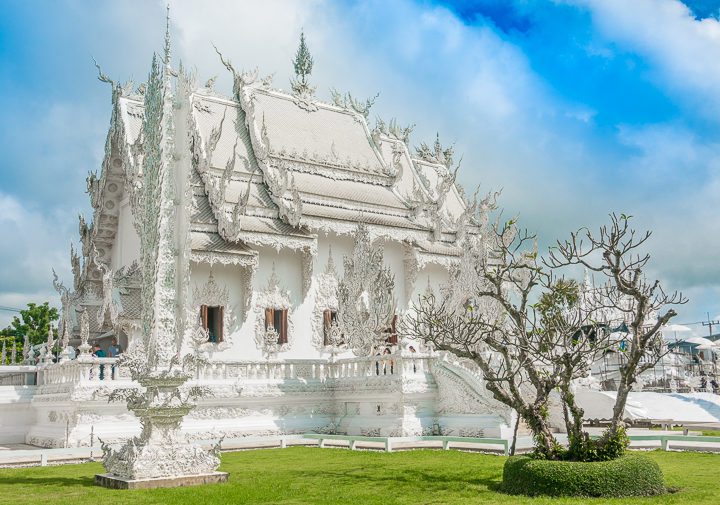 Best Day Trips from Chiang Mai, Thailand -- The White Temple, The Black House, The Golden Triangle, Hiking with Elephants and more! Chiang Mai is a MUST see in Thailand!!