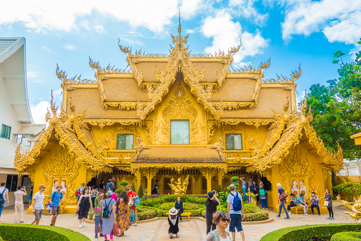 Best Day Trips from Chiang Mai, Thailand -- The White Temple, The Black House, The Golden Triangle, Hiking with Elephants and more! Chiang Mai is a MUST see in Thailand!!