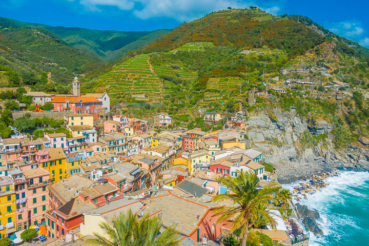 Tips for hiking between the 5 villages of Cinque Terre, Italy.