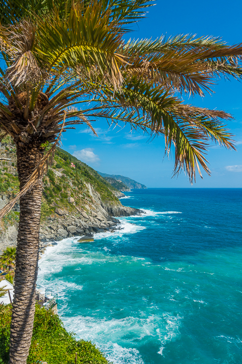 Tips for hiking between the 5 villages of Cinque Terre, Italy.