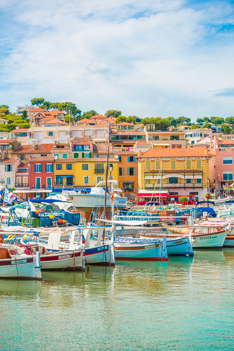 Discover these 4 amazingly beautiful seaside towns off the beaten path that should totally be on your French Riviera bucket list!!