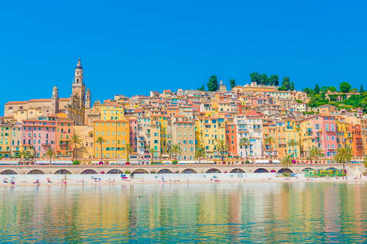 Discover these 4 amazingly beautiful seaside towns off the beaten path that should totally be on your French Riviera bucket list!!