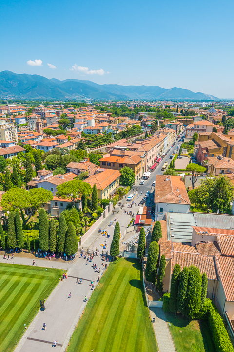 Why you should DEFINITELY go see The Leaning Tower of Pisa!!! Don't skip this just because you're afraid it's too touristy and there's nothing else to do there besides take a picture and leave.