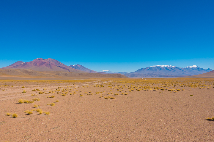 Salt Flats Bolivia — Desert road to the Salar De Uyuni