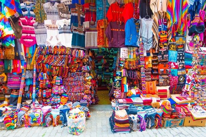 Checklist for the best things to see and do in La Paz, Bolivia