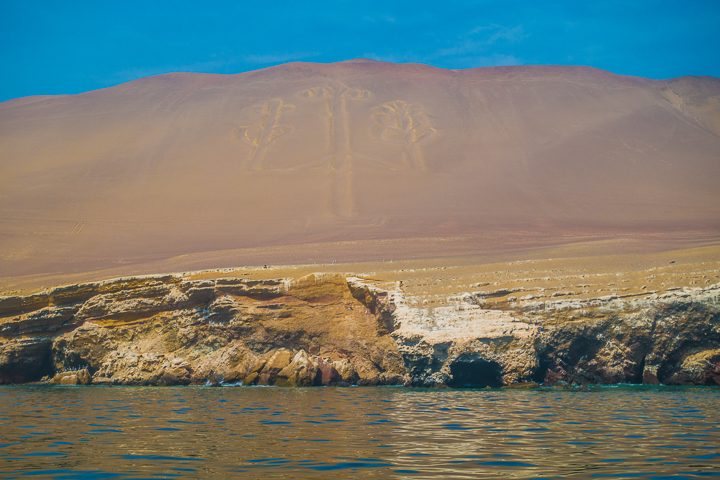 A real oasis in the desert of Peru! This is one of the best day trips you can take from Lima. Huacachina, Peru.