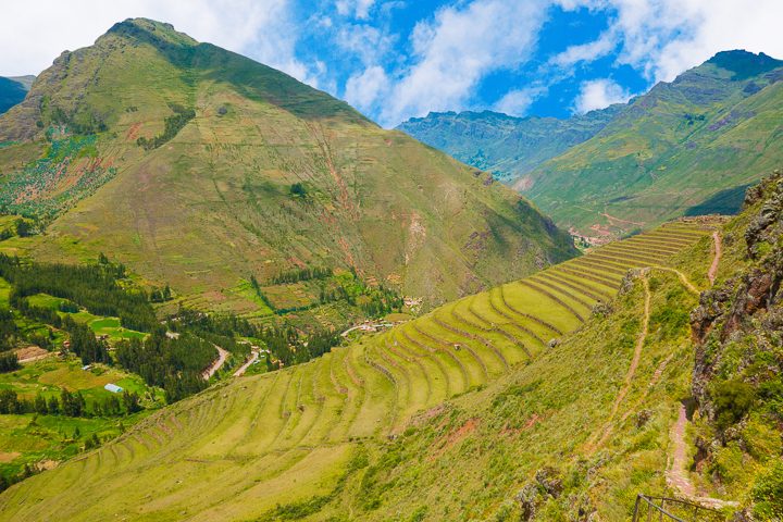 What you shouldn't miss in the Sacred Valley: Pisac, Ollantaytambo, Maras, and Moray. You can do this itinerary in 2 days as day trips from Cusco, or you can stay in the Sacred Valley itself.