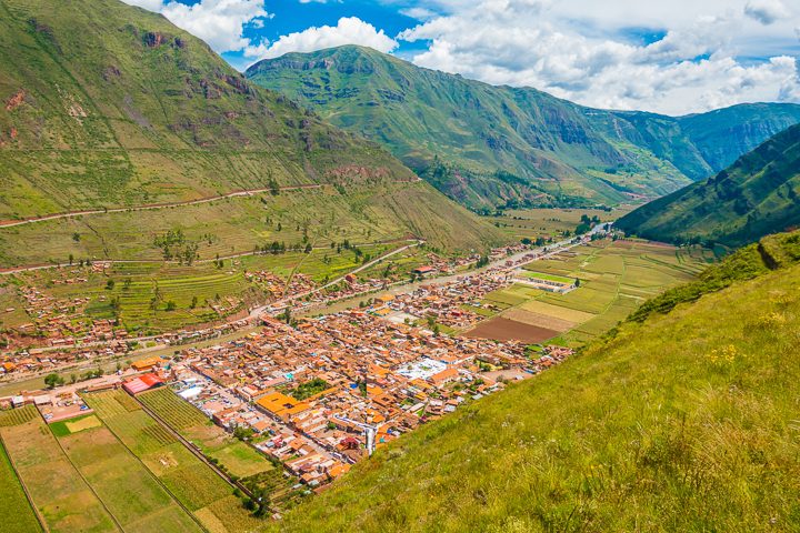 What you shouldn't miss in the Sacred Valley: Pisac, Ollantaytambo, Maras, and Moray. You can do this itinerary in 2 days as day trips from Cusco, or you can stay in the Sacred Valley itself.