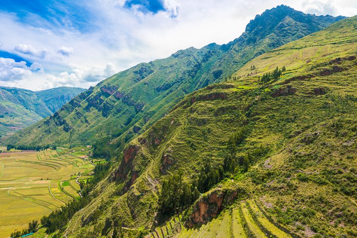 What you shouldn't miss in the Sacred Valley: Pisac, Ollantaytambo, Maras, and Moray. You can do this itinerary in 2 days as day trips from Cusco, or you can stay in the Sacred Valley itself.