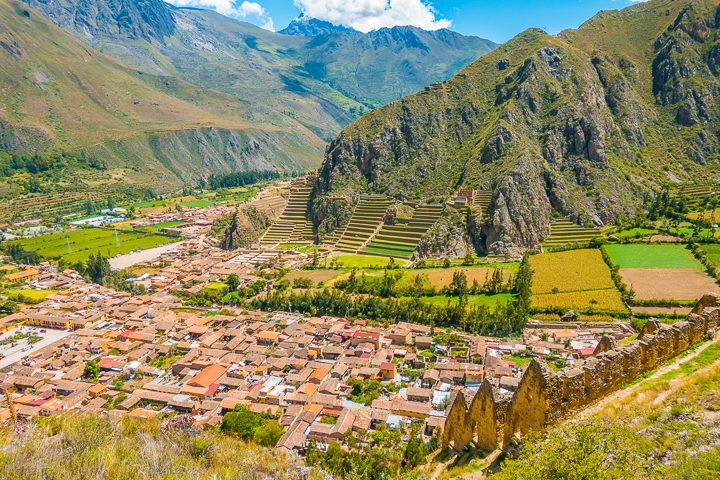 What you shouldn't miss in the Sacred Valley: Pisac, Ollantaytambo, Maras, and Moray. You can do this itinerary in 2 days as day trips from Cusco, or you can stay in the Sacred Valley itself.