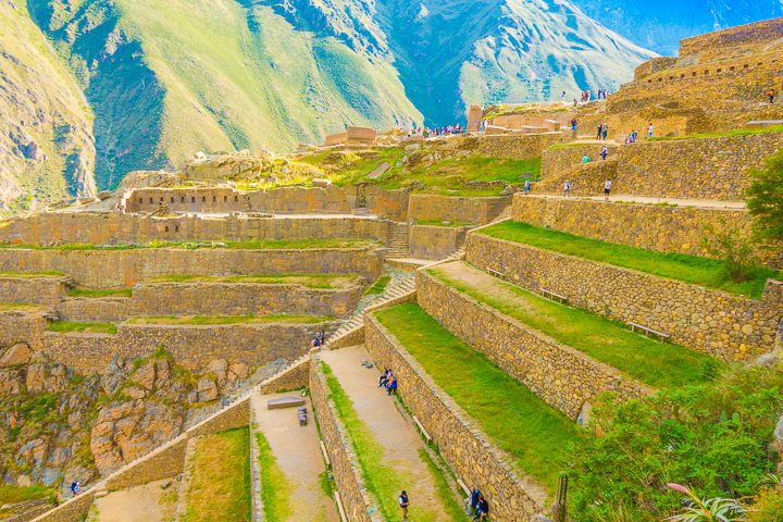 What you shouldn't miss in the Sacred Valley: Pisac, Ollantaytambo, Maras, and Moray. You can do this itinerary in 2 days as day trips from Cusco, or you can stay in the Sacred Valley itself.