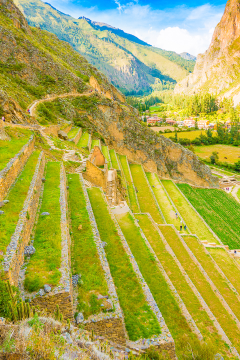 What you shouldn't miss in the Sacred Valley: Pisac, Ollantaytambo, Maras, and Moray. You can do this itinerary in 2 days as day trips from Cusco, or you can stay in the Sacred Valley itself.