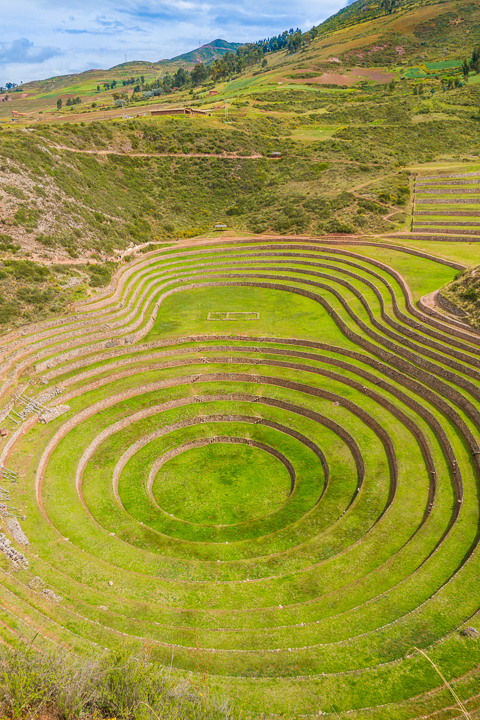 What you shouldn't miss in the Sacred Valley: Pisac, Ollantaytambo, Maras, and Moray. You can do this itinerary in 2 days as day trips from Cusco, or you can stay in the Sacred Valley itself.