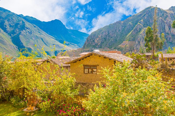 What you shouldn't miss in the Sacred Valley: Pisac, Ollantaytambo, Maras, and Moray. You can do this itinerary in 2 days as day trips from Cusco, or you can stay in the Sacred Valley itself.