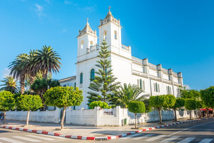 Asilah, Morocco is a funky, artsy seaside town in Morocco. Here's a photo tour of the medina and guide to the most beautiful, Instagram worthy spots.